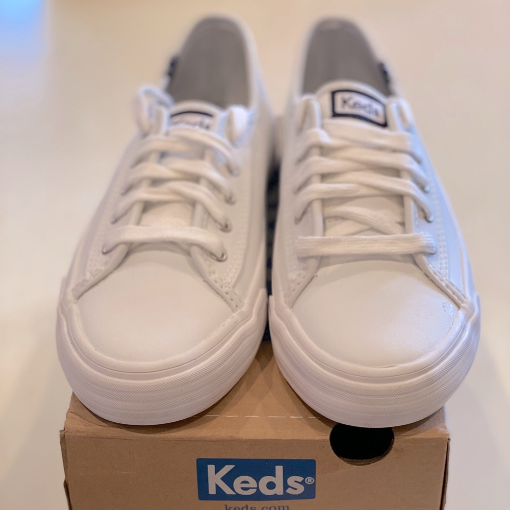NIB SZ 3.5 KEDS LEATHER SNEAKERS
